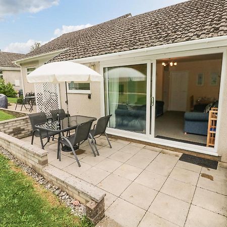 Number 6 Oxwich Leisure Park Villa Суонзи Екстериор снимка