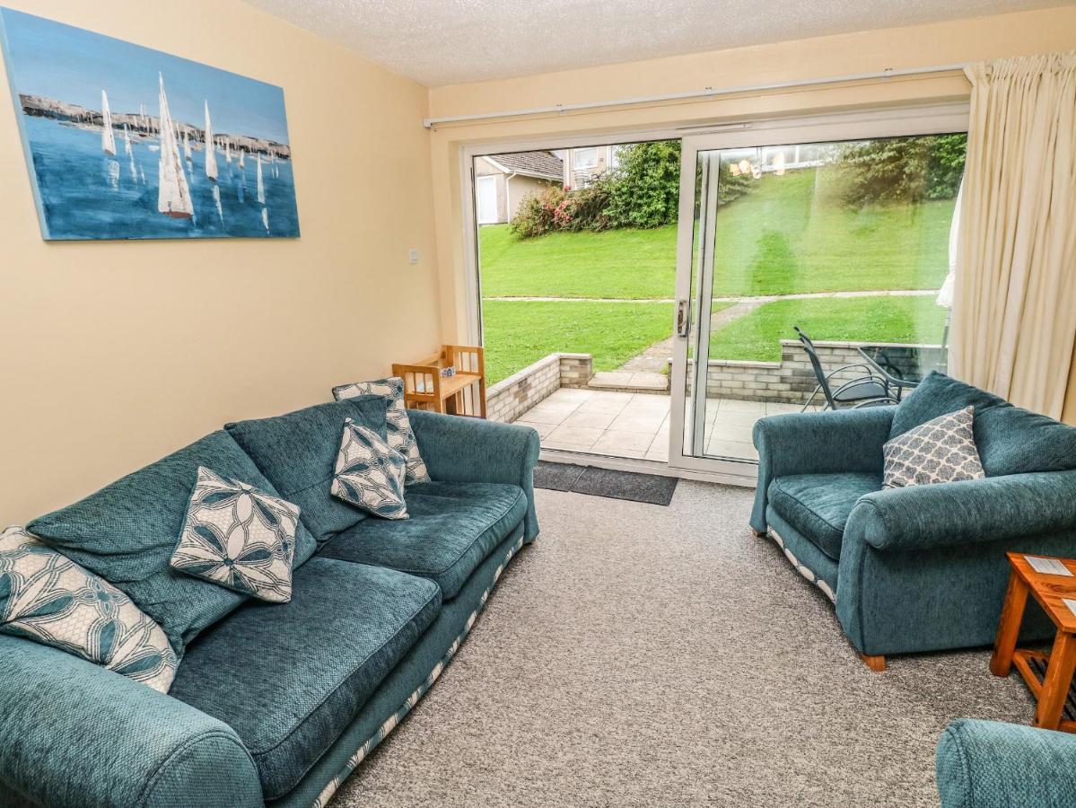 Number 6 Oxwich Leisure Park Villa Суонзи Екстериор снимка